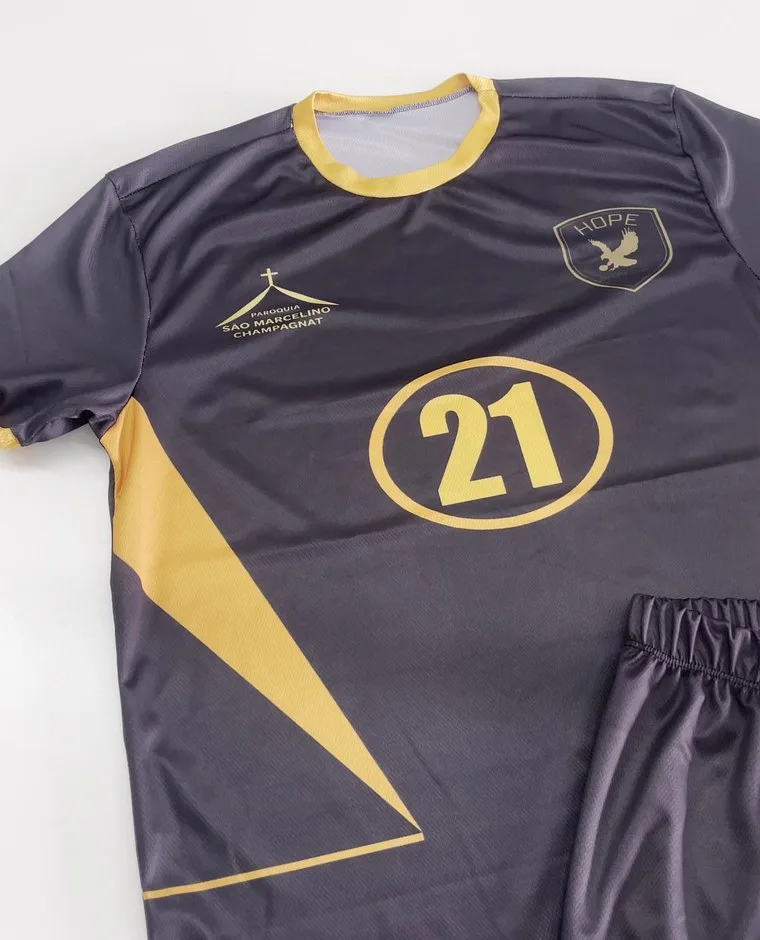 Camisa de futevôlei sublimada pronta, com nome e numeração do atleta