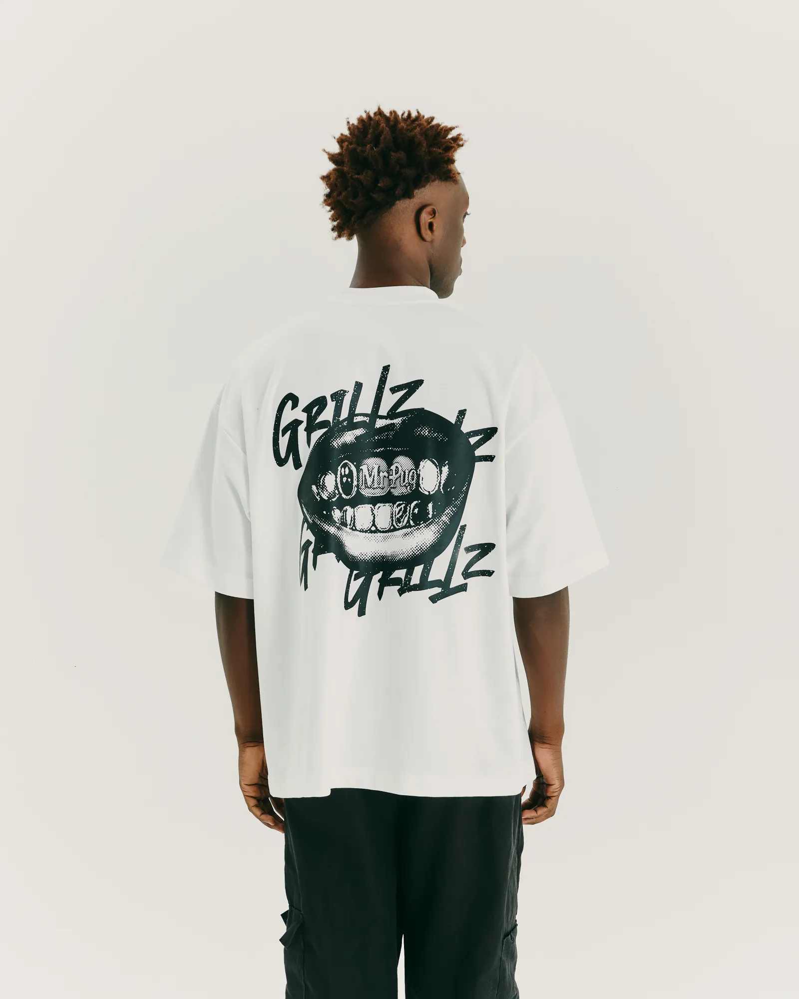 Camiseta MR PUG com estampa Grillz nas costas · MAISON CARIOCA